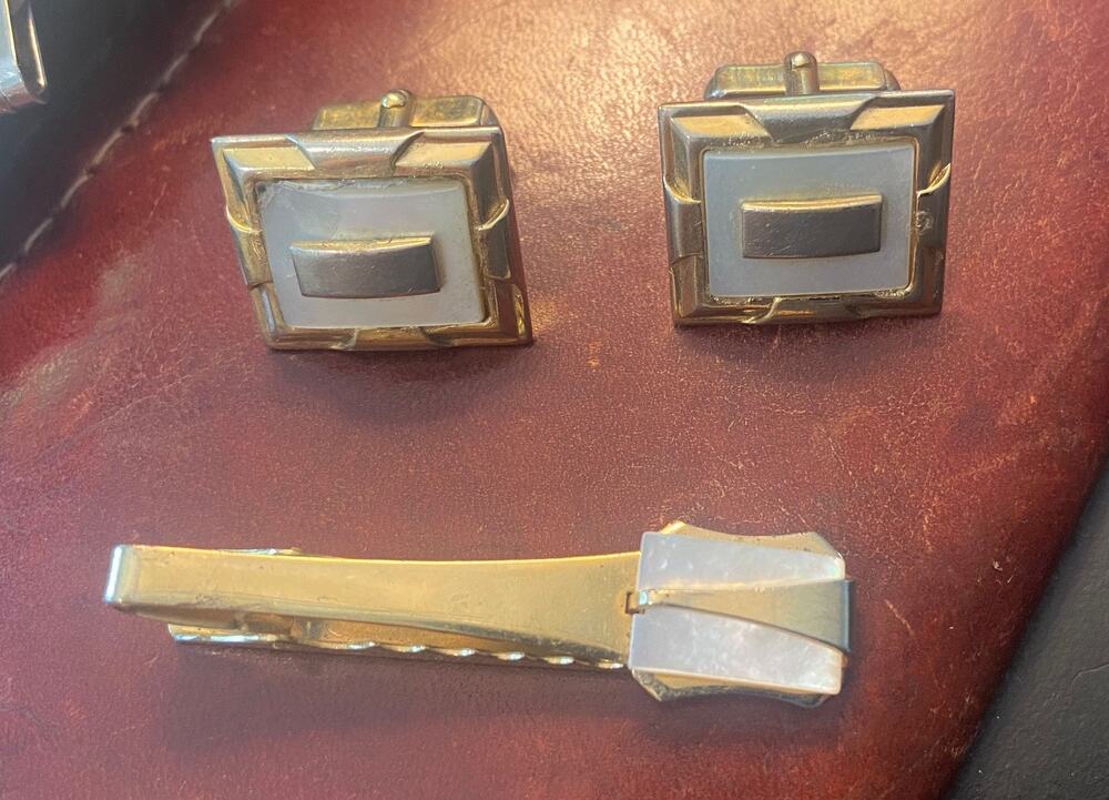 VTG Anson Gold Tone and MOP Cufflinks and 2" Tie Bar Set